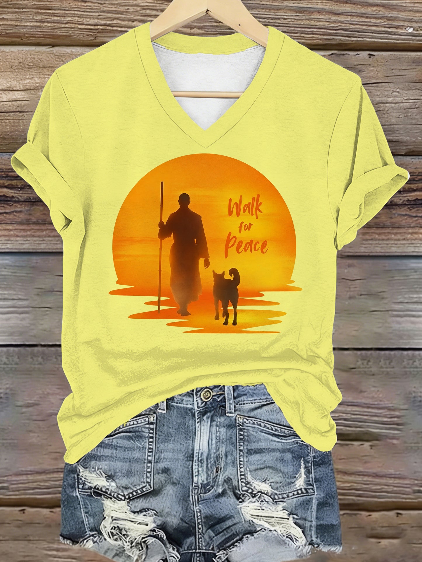 Camisola de manga curta com decote em v feminino com impressão do elemento "Caminhada pela Paz".