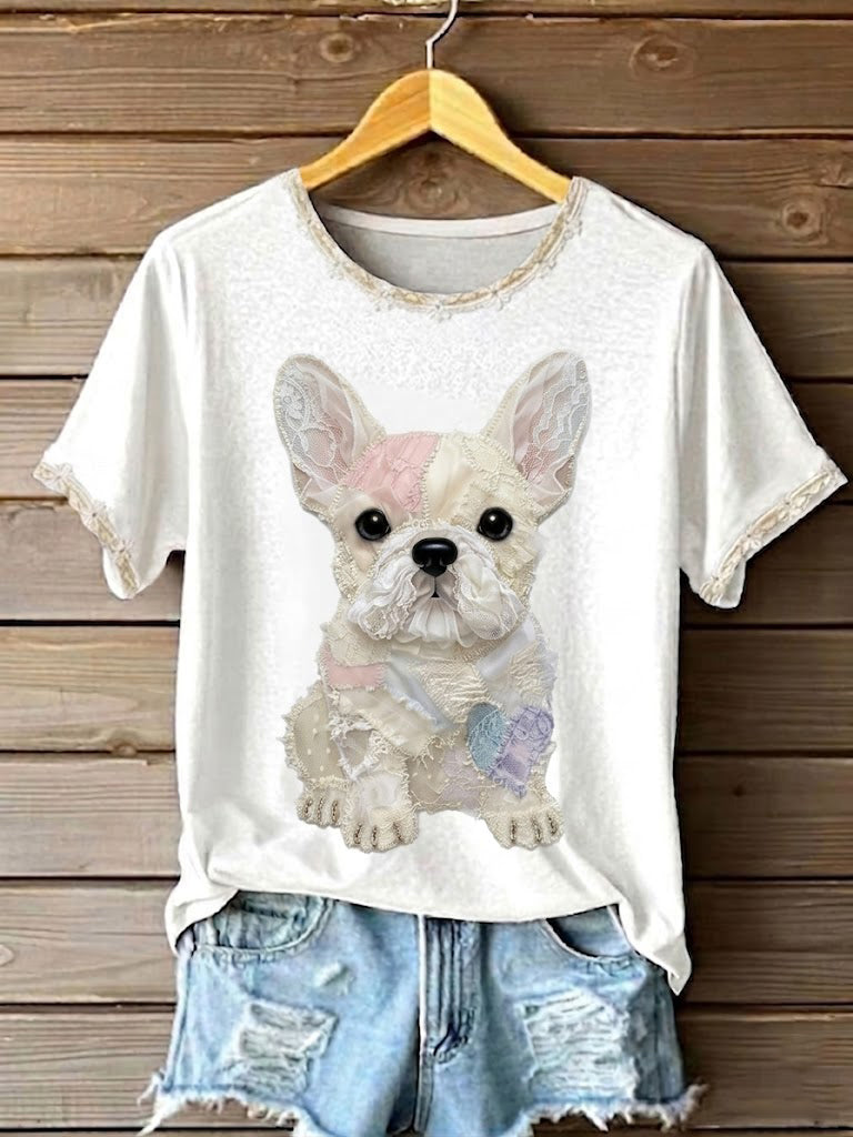 Camiseta estampada em patchwork de renda com cão, arte feminina