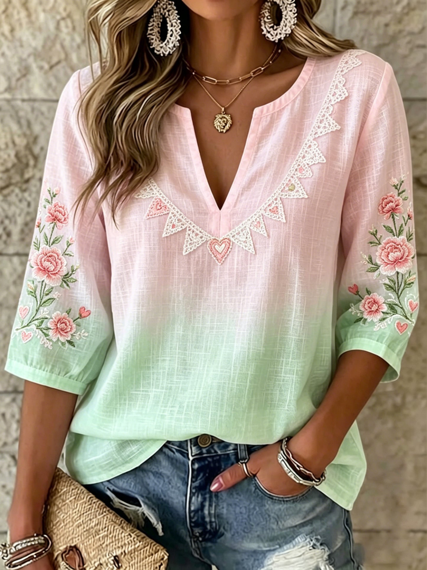 Camiseta com decote em V e estampa artística comemorativa do Dia de Santo Antônio, em Portugal, para mulheres