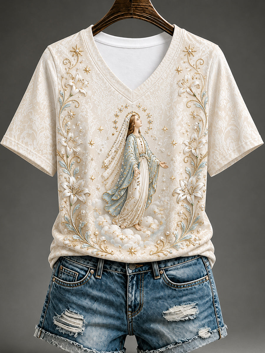 Camiseta feminina de manga curta com estampa da Assunção de Maria