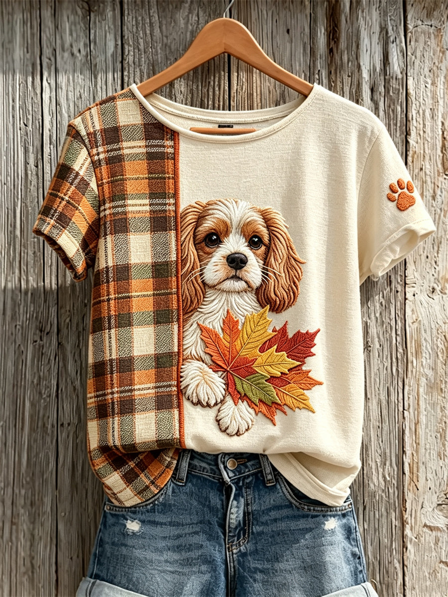 Cão do rei Charles do mulheres espreitar com bordo folhas queda xadrez contraste impressão t-shirt de manga curta