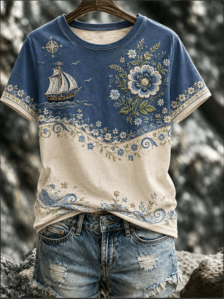 Camiseta Feminina com Estampa Artística de Elementos do Espírito Náutico Português