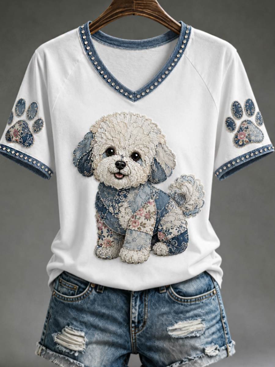 Camiseta feminina de gola V, com ombro à mostra e mangas curtas