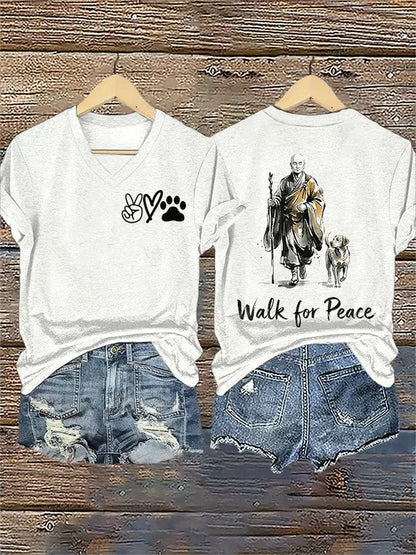 Caminhada Retro Das Mulheres Para A Paz Monges Com Cão Aloka Impresso T-shirt Decote Em V