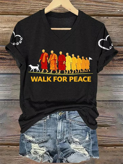 Caminhada Retro Das Mulheres Para A Paz Monges Com Cão Aloka Impresso V-neck T-shirt