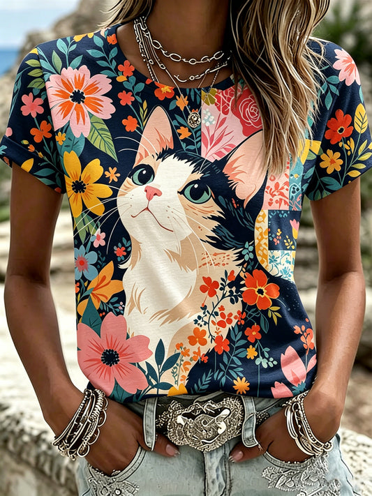 Polo de manga curta feminino com estampa artística de animais e floral
