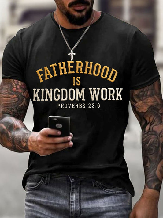 Paternidade dos homens é Kingdom Work Print T-shirt