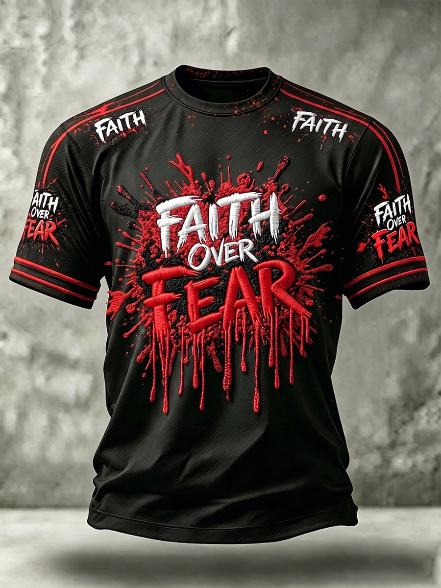 Camiseta masculina de manga curta com a cruz da fé cristã sobre o medo
