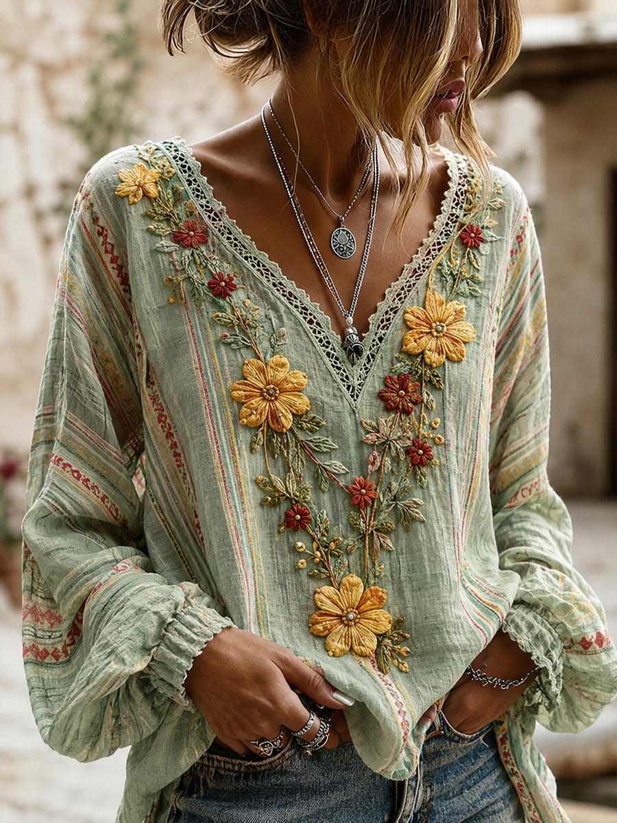 Blusa feminina de algodão e linho com estampa floral e decote em V