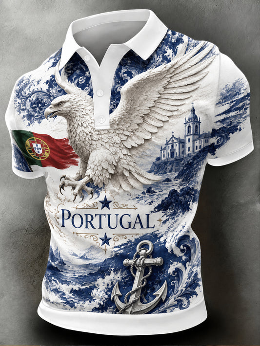 Camisa polo masculina com tema de futebol português: detalhes em relevo e estampa artística inspirada nos torcedores