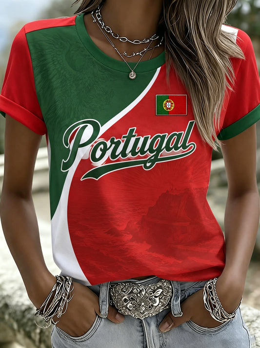 Camiseta feminina com estampa artística temática do oceano em apoio ao futebol português