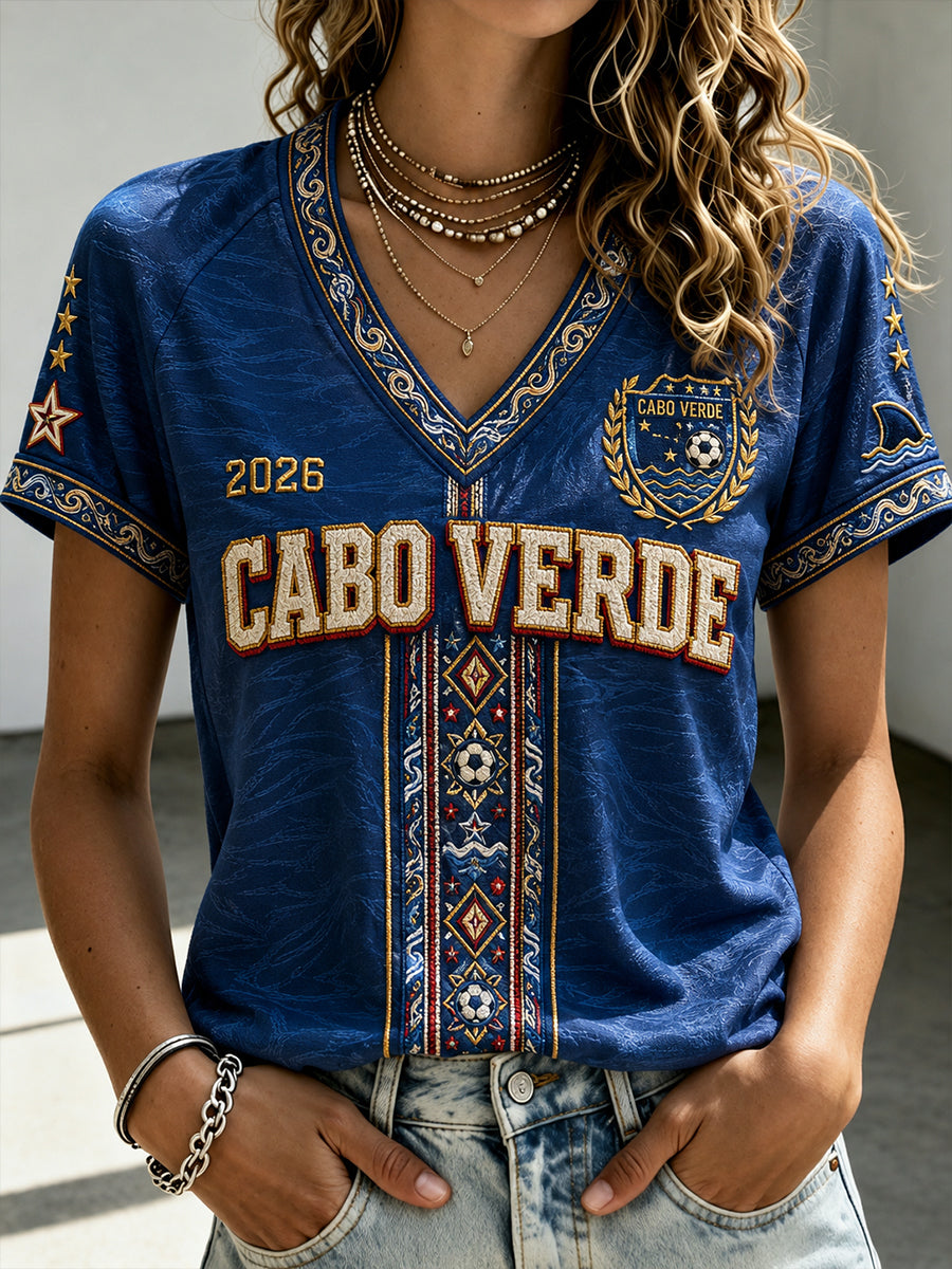 Camiseta de manga curta feminino Cabo Verde Futebol Decote V Off-Ombro