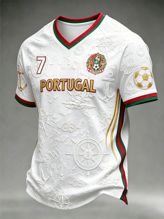Camiseta casual estampada com padrão náutico e elementos do futebol masculino