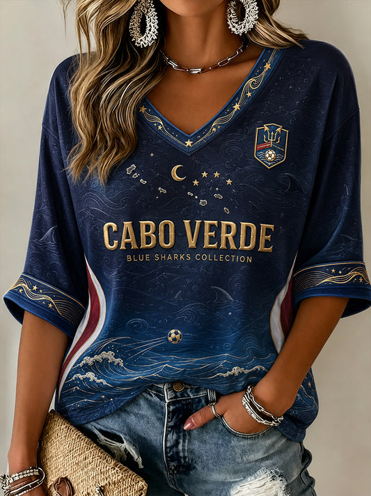 Camisa de linho com gola em V e estampa de futebol de Cabo Verde para mulheres