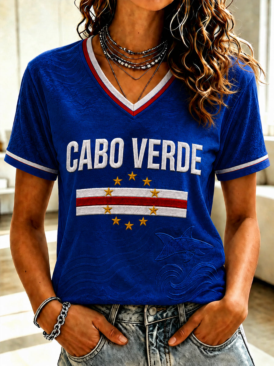 Camiseta Feminina de Manga Curta com Gola em V, Estampada e Casual, Ideal como Presente para Fãs de Futebol