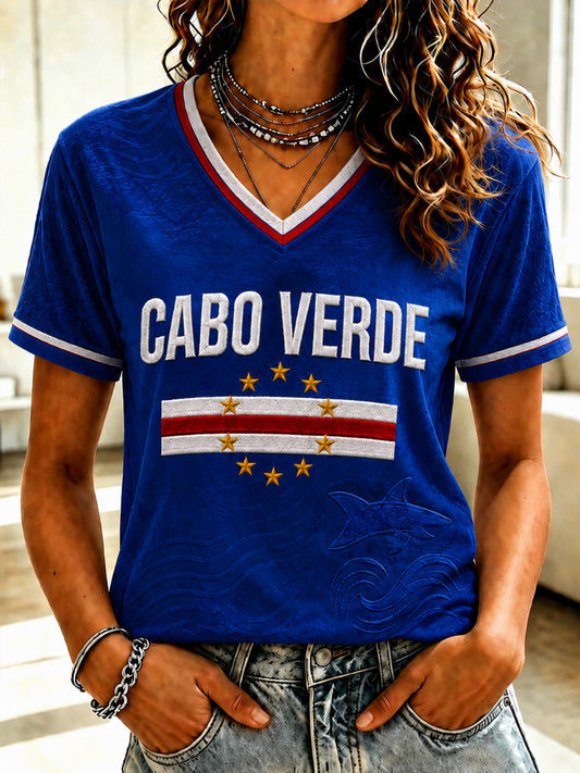 Camiseta Feminina de Manga Curta com Gola em V, Estampada e Casual, Ideal como Presente para Fãs de Futebol