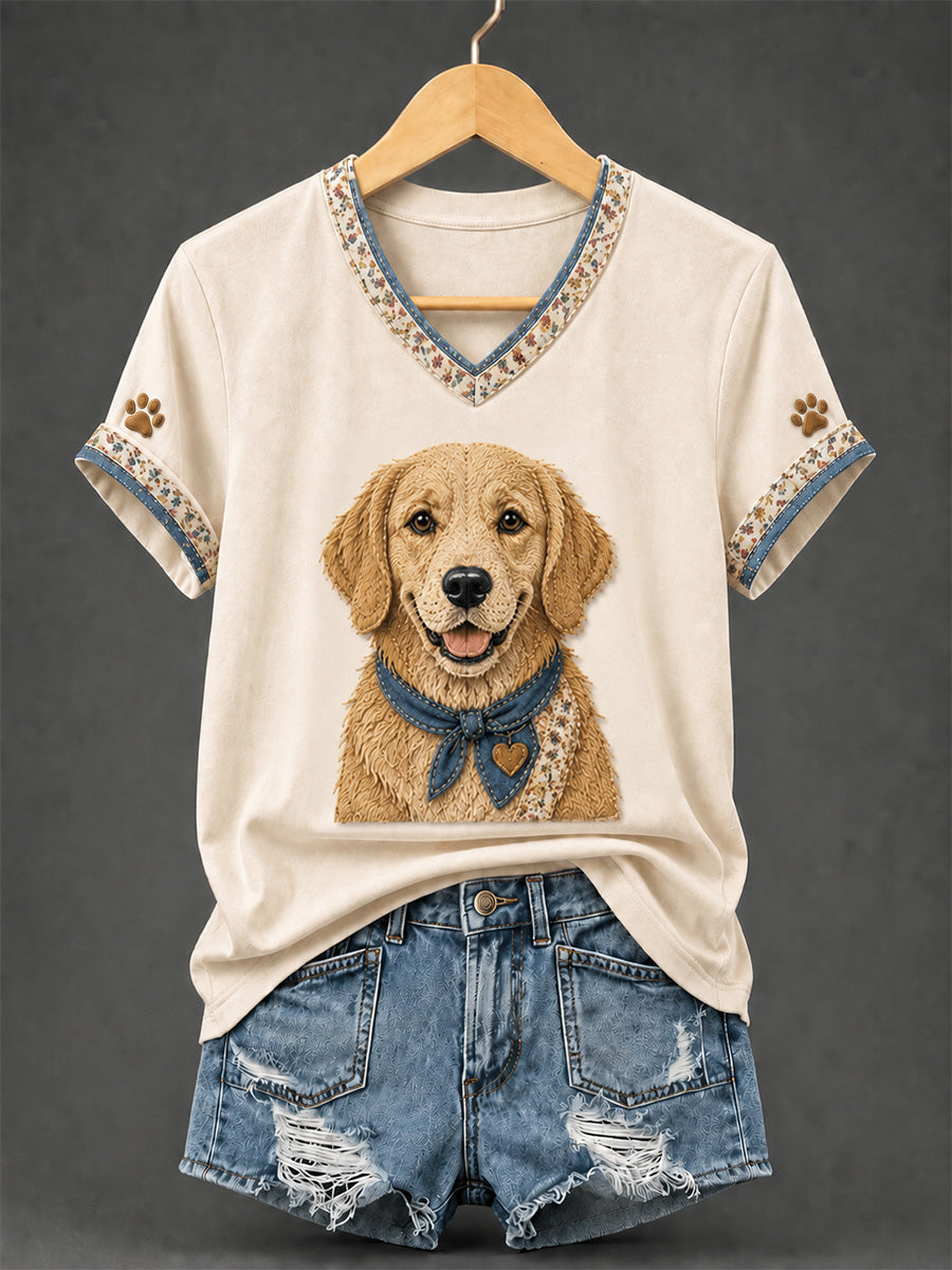 Camiseta feminina retrô em patchwork com estampa de cachorro e gola em V