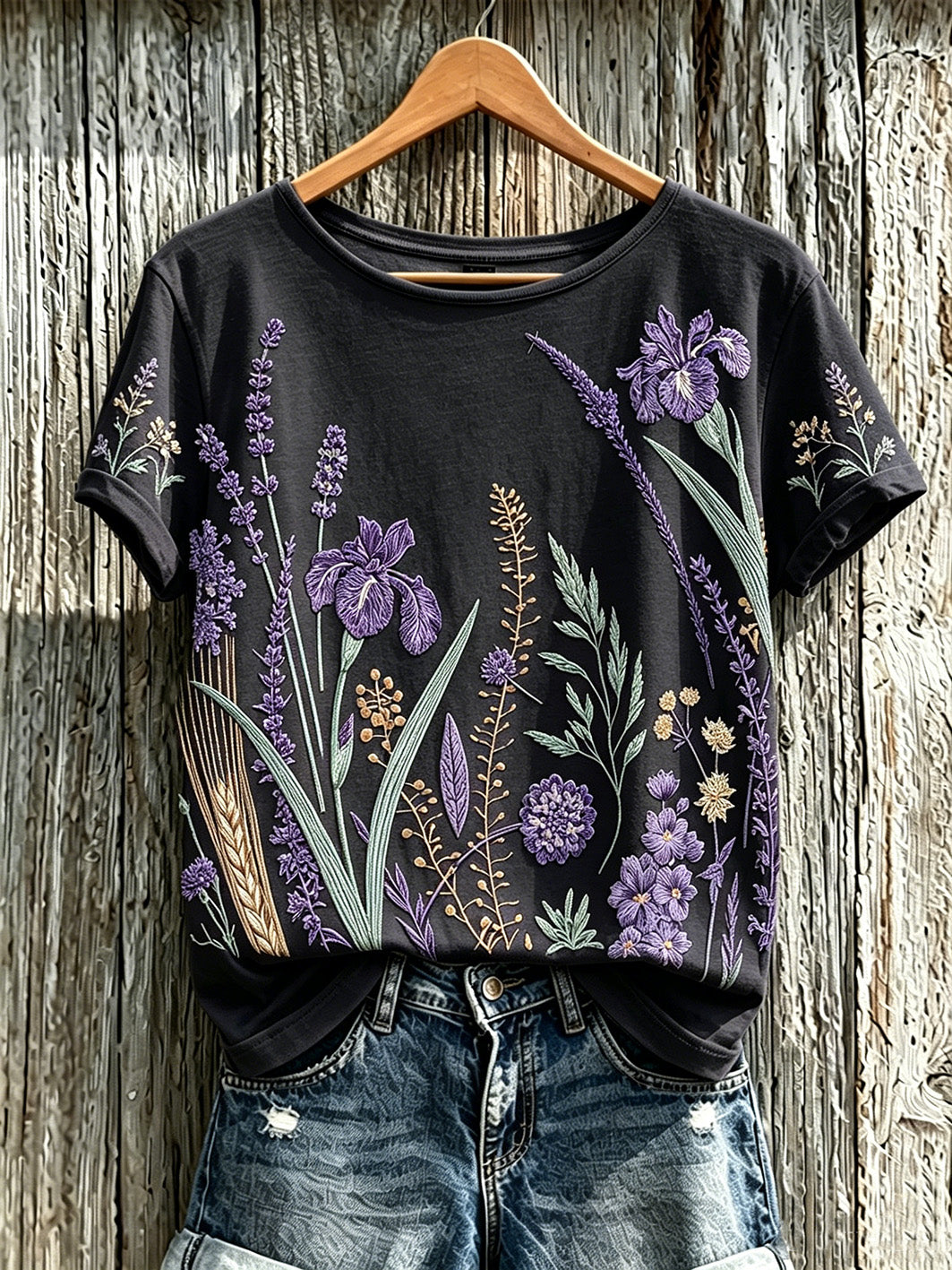 Padrão de flor roxa planta feminina impresso t-shirt casual