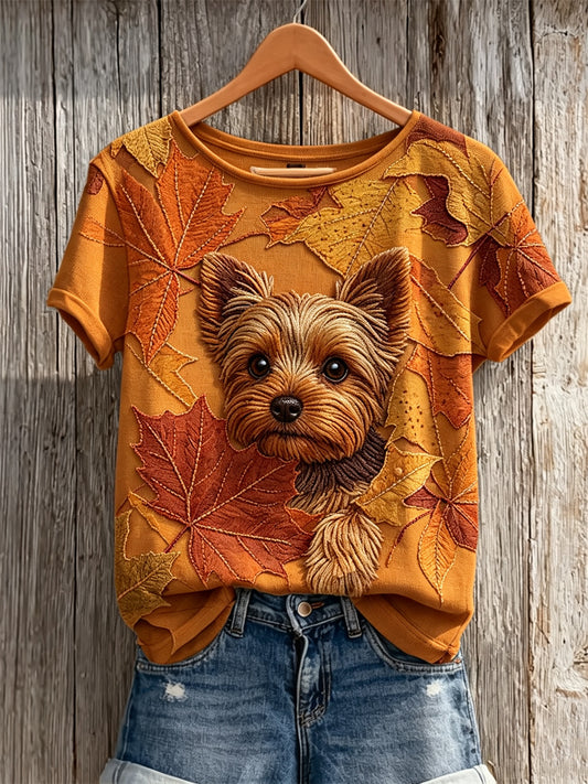 Mulheres's Peeking Yorkshire Terrier Dog & Maple Leaves imprimir camiseta de manga curta