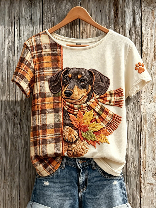 Cão do Dachshund do mulheres espreitando com bordo folhas queda xadrez contraste impressão t-shirt de manga curta