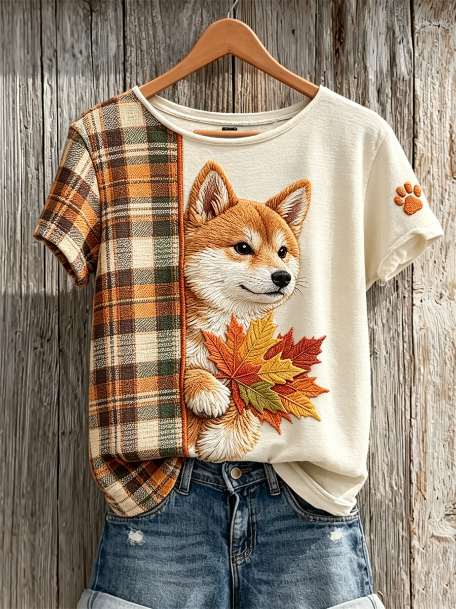 Espreitando Shiba Inu Dog feminino com bordo folhas queda xadrez contraste impressão t-shirt de manga curta