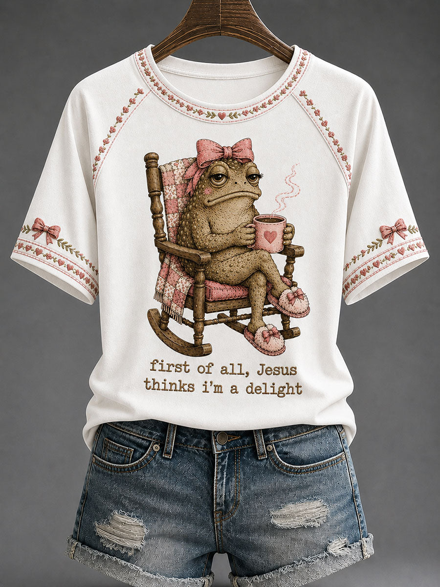 Camiseta casual estampada feminina com a frase “Jesus Acha que Sou Um Encanto”