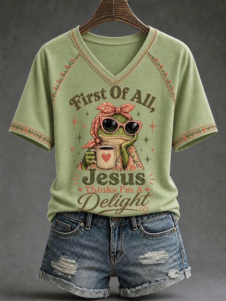 Camiseta casual estampada feminina com a frase “Jesus Acha que Sou Um Encanto”