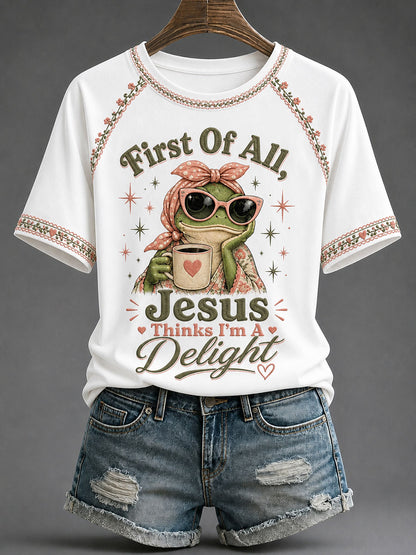 Camiseta casual estampada feminina com a frase “Jesus Acha que Sou Um Encanto”
