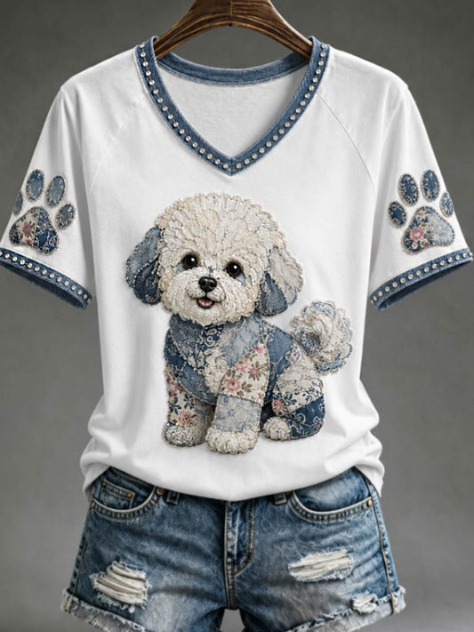 Camiseta feminina de gola V, com ombro à mostra e mangas curtas