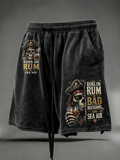 Shorts masculinos "Corre em rum, más decisões e ar do mar"