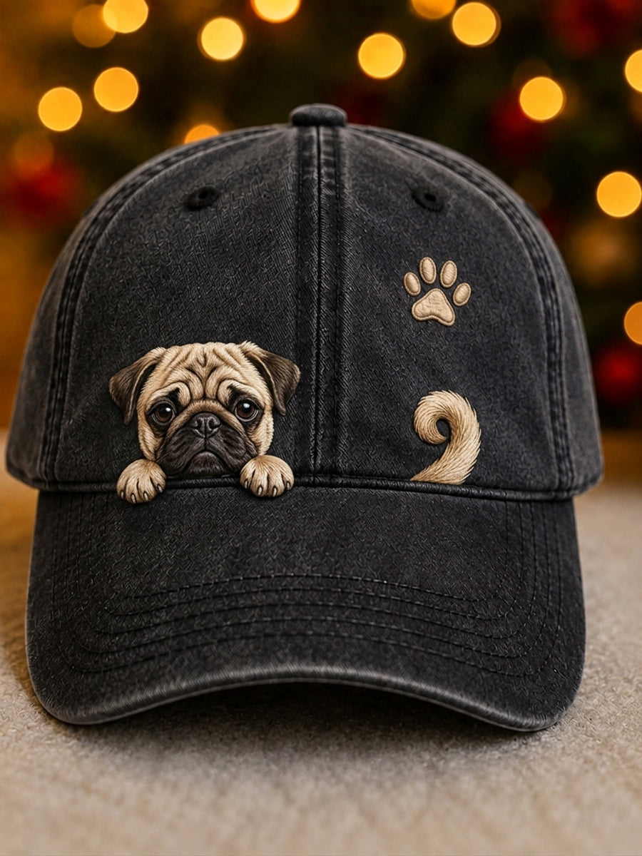 Boné vintage desgastado com estampa de patinha e pug fofinho espiando